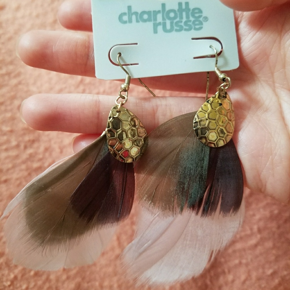 New Charlotte Russe Light Weight Feather Earrings
